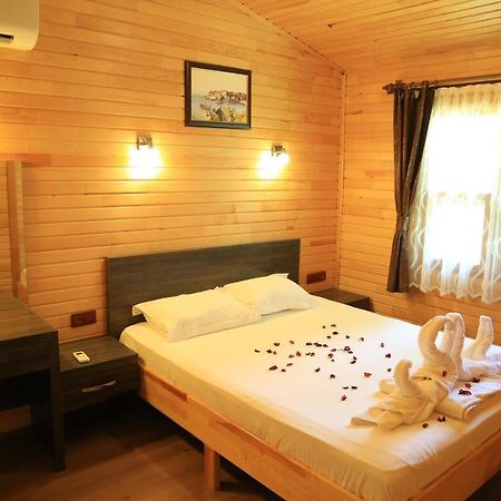 Tunays Pansiyon Bed and Breakfast Çıralı Eksteriør billede